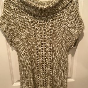 Short sleeve lightweight Mudd sweater, size XL